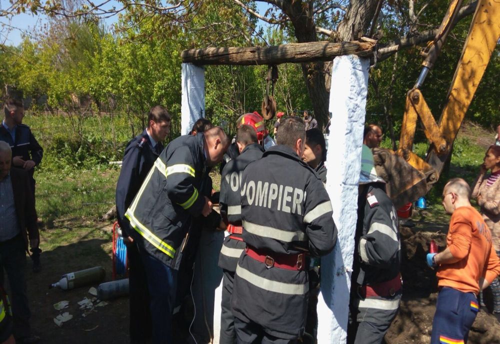 La Pericei: trupul fără suflare al unui bărbat, scos dintr-o fântână
