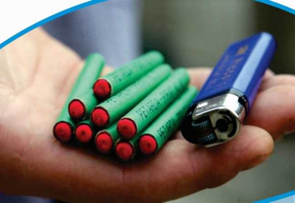 Sute de petarde, confiscate de polițiștii din Agrij