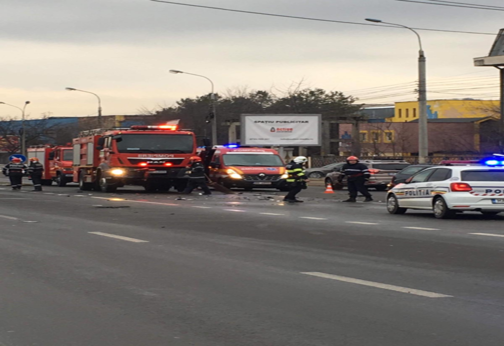 Accident cu două victime în apropiere de Sala Sporturilor. O persoană, transportată la UPU