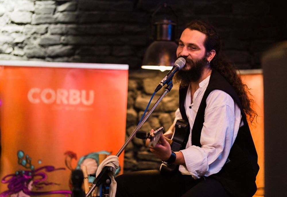 Remediu împotriva Covid-19 cu trupa Corbu