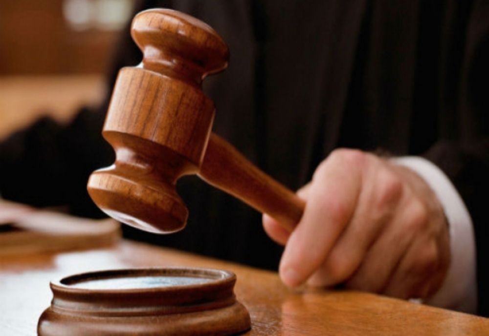 Trimiși în judecată pentru fals în declarații 