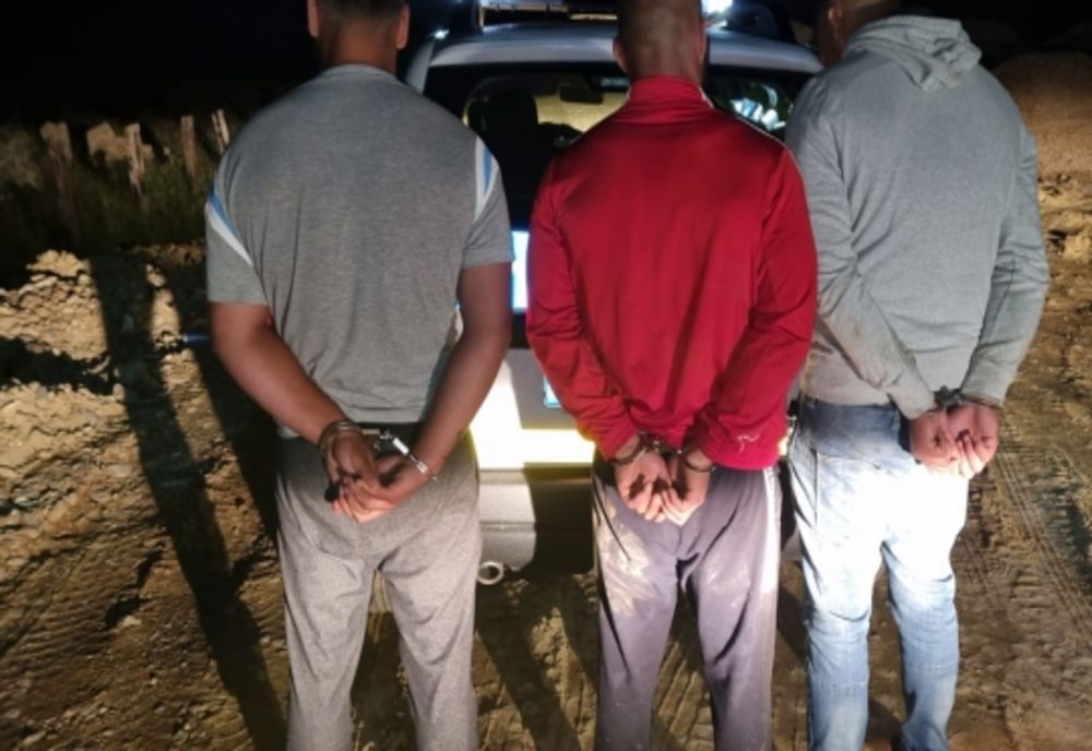 Trei sălăjeni, reținuți după ce au spart o locuință din Bobota! Au furat bunuri de peste 100.000 lei