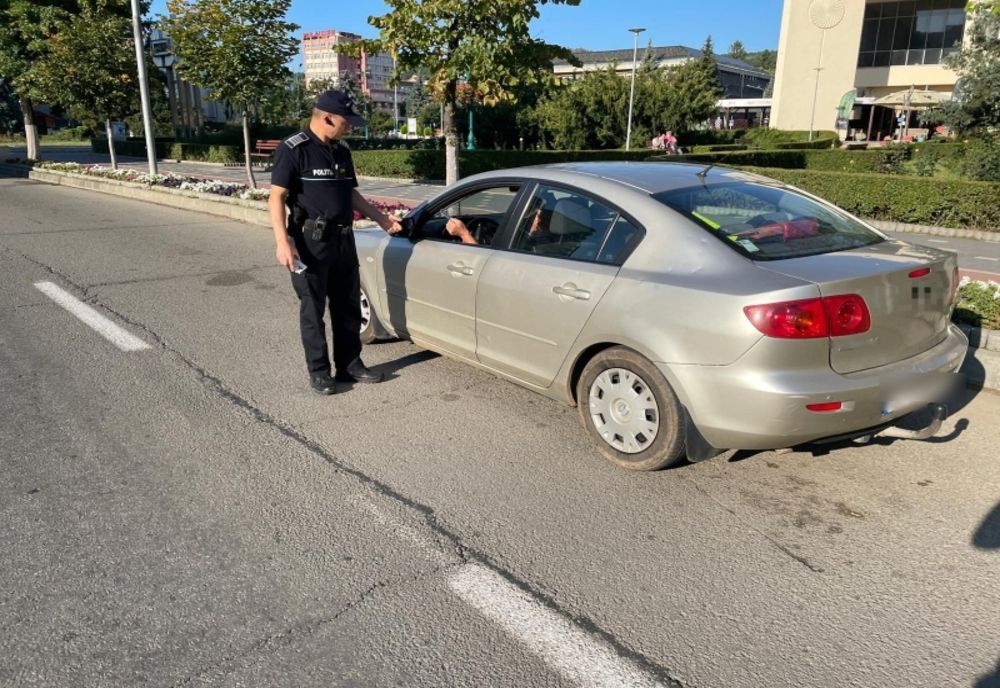 Acţiune a poliţiştilor din Zalău pentru informarea oamenilor cu privire la noile restricții impuse de autorități (FOTO)