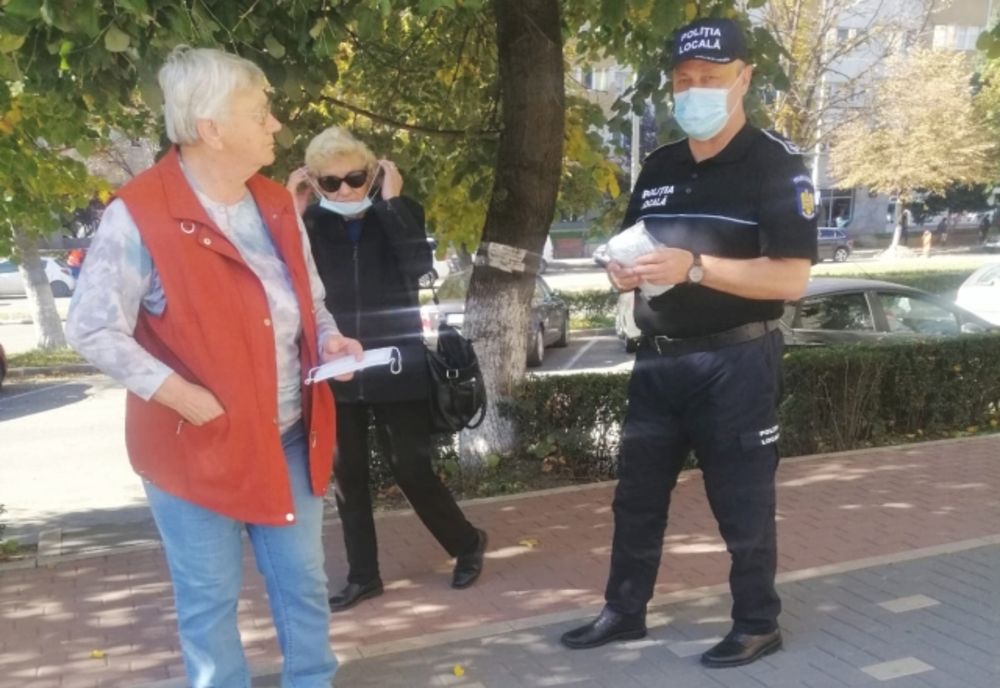 Poliția Locală Zalău a împărțit măști de protecție oamenilor