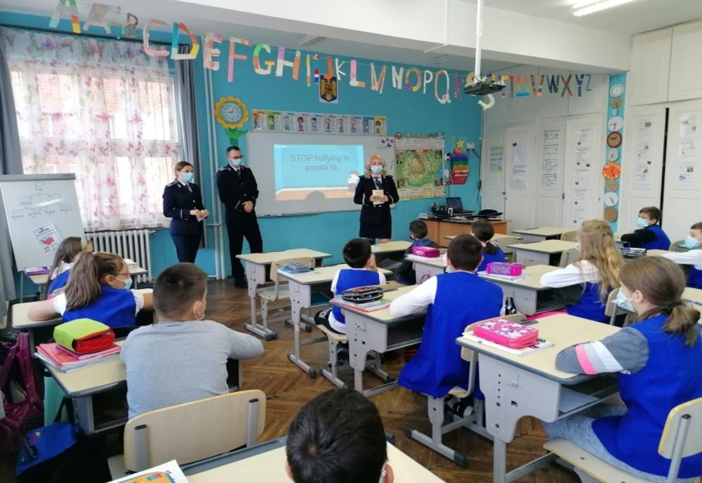Activitatea „Stop bullying în școala ta!” desfăşurată de poliţiştii sălăjeni