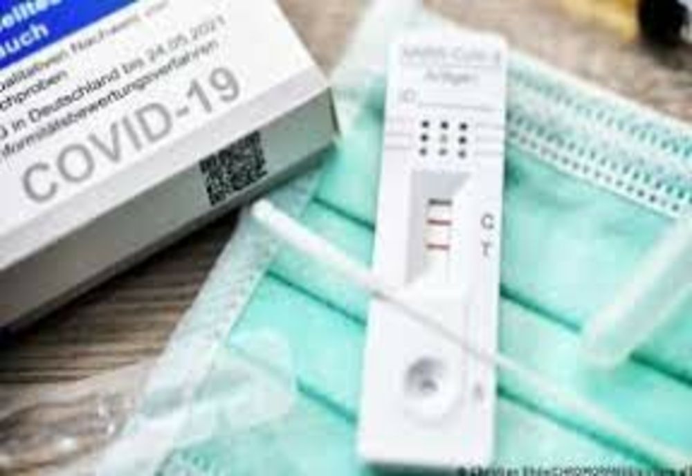 IGSU anunță că două milioane de teste rapide ajung la noapte în România, pentru elevi