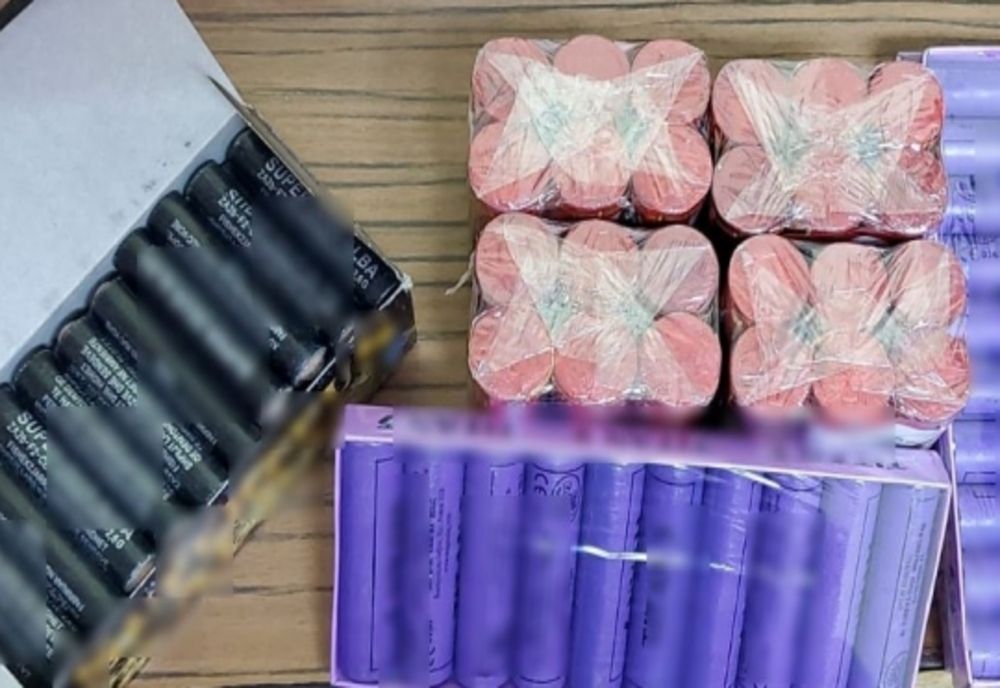 Doi minori din Sălaj s-au ales cu dosare penale după ce au încercat să vândă articole pirotehnice