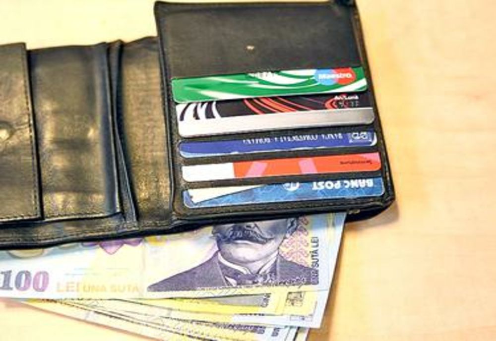 Spirit civic: Un bărbat din Zalău a găsit o sumă de bani şi a predat-o Poliţiei