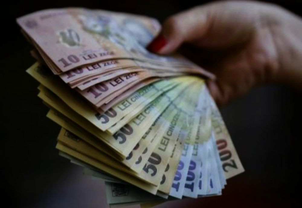 Guvernul va discuta despre majorarea salariului mimin la 3.000 de lei, de la 1 ianuarie 2023