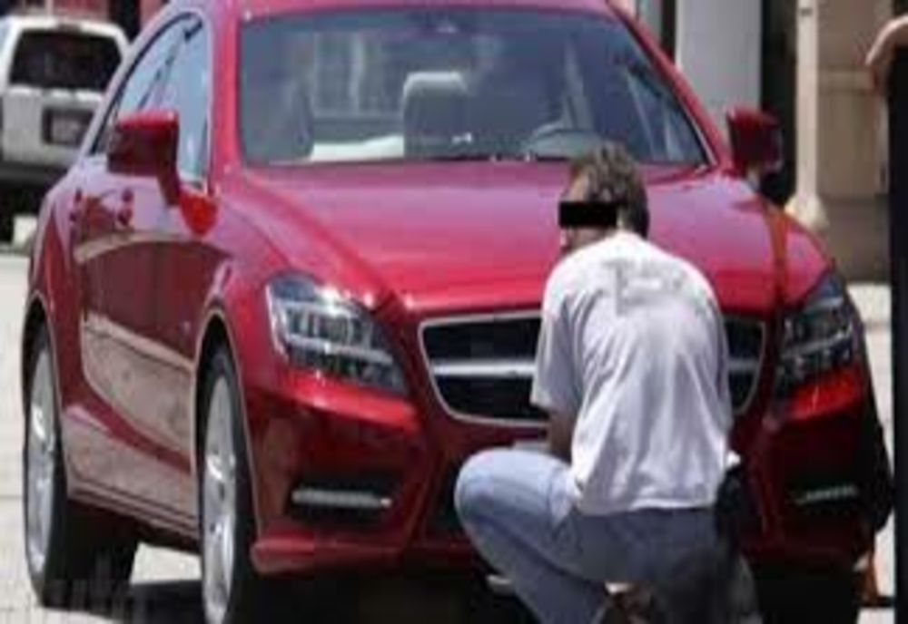 Tânăr din Jibou prins la scurt timp după ce a furat plăcuțele de înmatriculare de pe un autoturism