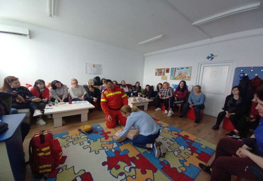 Sesiune de instruire în domeniul acordării primului ajutor medical de bază, organizată de ISU Sălaj la DGASPC