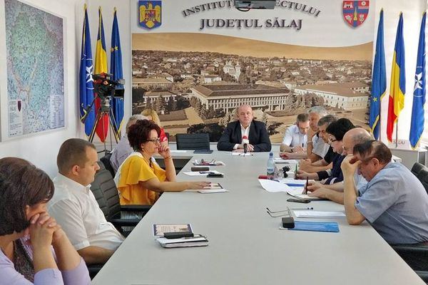 Problemele vârstnicilor, dezbătute la Prefectura Sălaj