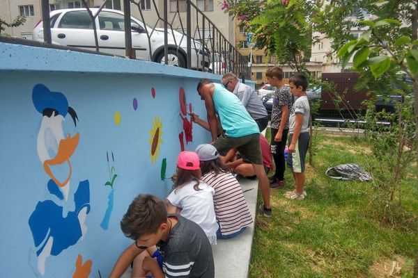 Micii pictori ai Clubului Art, răsplătiţi de Primărie