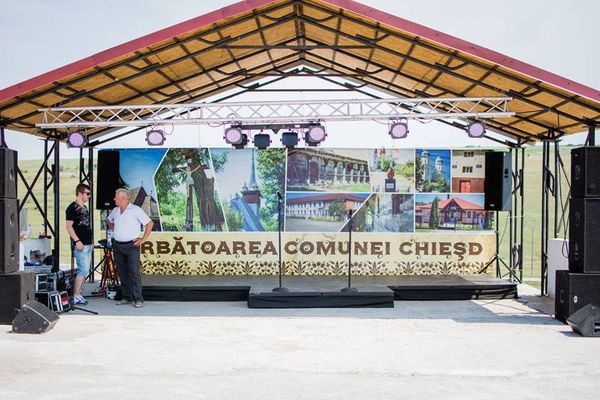 ''Zilele comunei Chieşd'': program artistic, degustare de produse tradiţionale, foc de artificii şi discotecă în aer liber