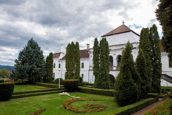 Castelul din Jibou, scos din nou la vânzare