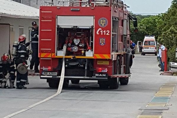 Uscătorul unui bloc din Zalău, incendiat de o persoană necunoscută