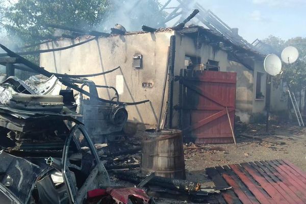 O scânteie de la un aparat de sudură a mistuit o gospodărie din  Horoatu Crasnei