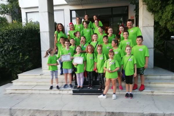 Premii pentru formațiile de dansuri populare de la Școala Populară de Arte și Meserii Zalău