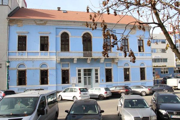 Lucrările de reabilitare la ''Clădirea Albastră'', în plină desfăşurare. Termenul de finalizare: martie 2020