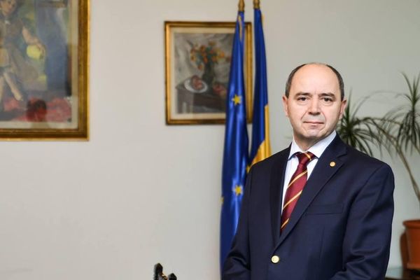 Sub semnul Zilei Culturii Naționale. Prorectorul UBB, Ioan Bolovan, conferențiază la Centrul de Cultură  şi Artă