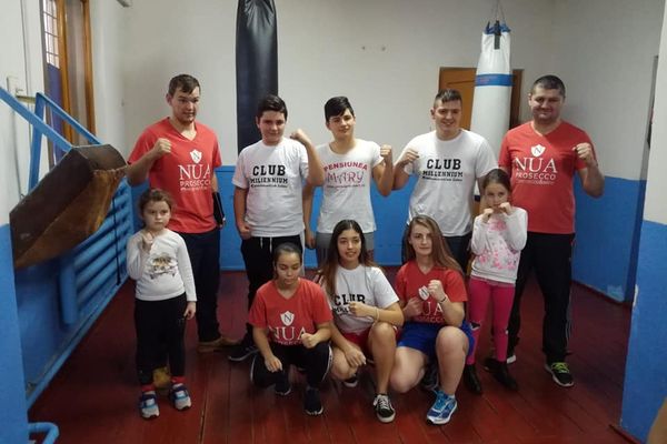 La stadionul municipal: cursuri gratuite de box pentru băieţi şi fete