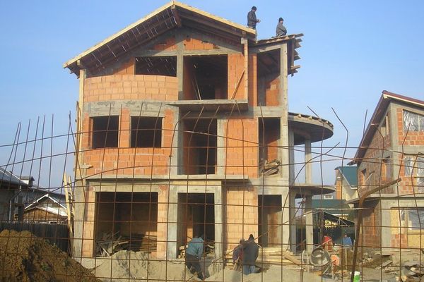 Sălaj: În ianuarie 2019, numărul autorizaţiilor de construire a fost în creştere cu 50 la sută