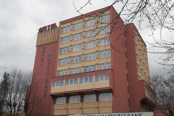 Un hotel din centrul Zalăului, scos la licitație. Prețul de pornire 1.020.000 de euro