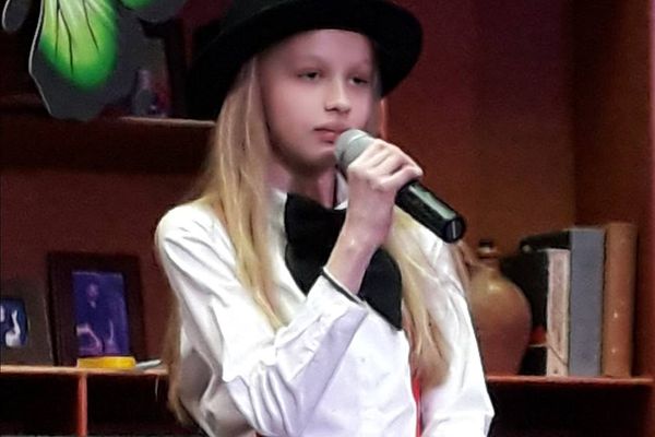 Artista Carla Sabău, pe scena Festivalului ''Sanremo Junior'' din Italia