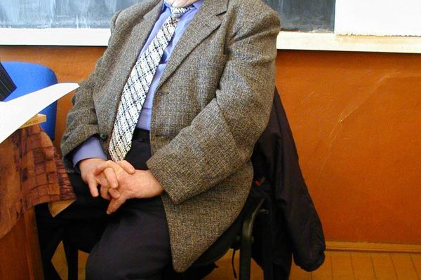 Liceenii, aşteptaţi să se înscrie la Concursul de creaţie literară ”Iuliu Suciu”