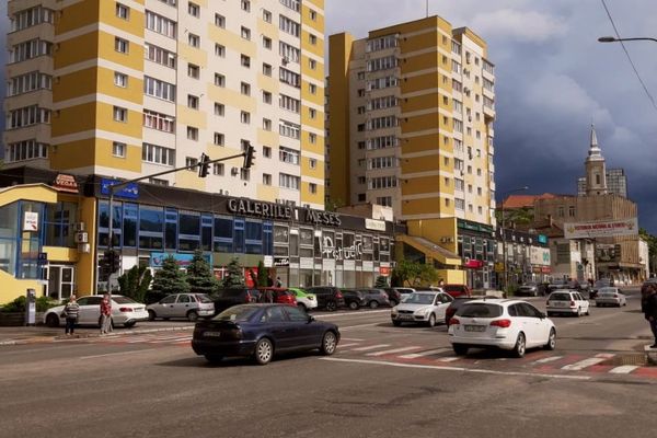 Meteorologii avertizează: nu scăpăm de ploi!