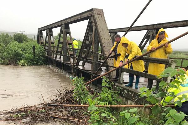 În Sălaj: pericol de inundaţii şi viituri. A fost atinsă cota de pericol pe râul Zalău