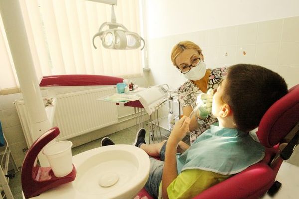Pentru elevii zălăuani: radiografii dentare gratuite