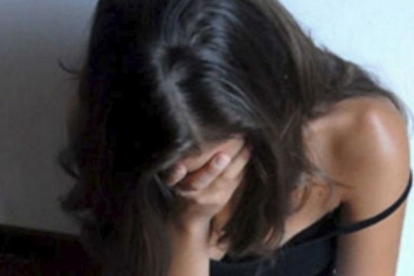 Din cauza neajunsurilor băneşti: tânără de 25 de ani, bătută pe stradă de concubin