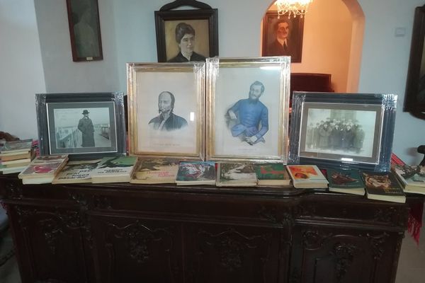 ''Cadouri pentru Casa Maniu''. Printre acestea: colecţia cărţilor scrise de nepotul lui Iuliu Maniu şi o fotografie rară