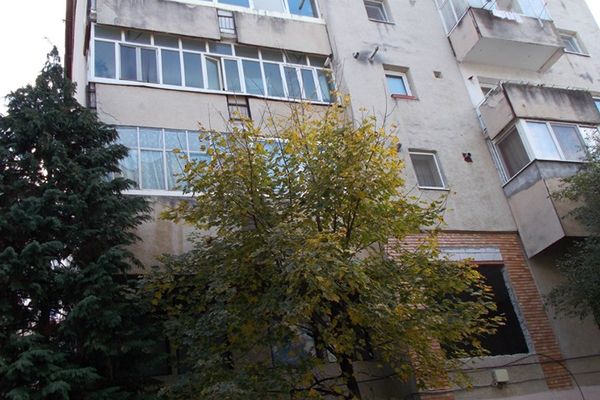 Continuă reabilitarea blocurilor de locuințe din municipiu. Lucrările se realizează cu fonduri europene