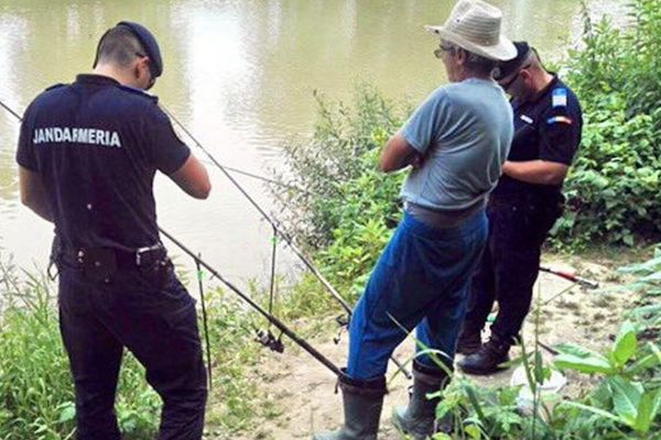 Pescuitul, în vizorul jandarmilor. Şase pescari, sancţionaţi cu 900 de lei