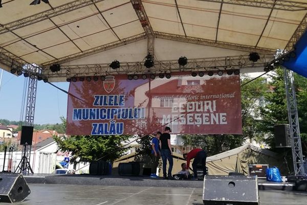 Astăzi la Zalău: ''Ecouri meseșene'' continuă cu ansambluri folclorice și soliști vocali din țară și din străinătate