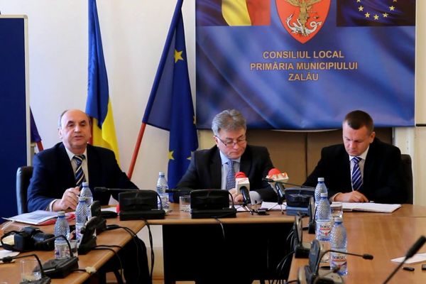 Primarul şi viceprimarii Zalăului şi-au actualizat declaraţiile de avere şi interese