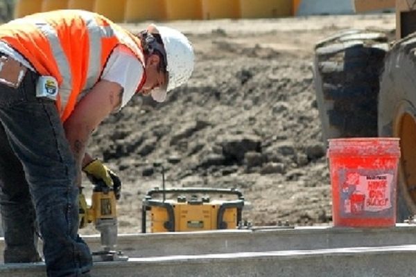 Munca la negru continuă în Sălaj. Un angajator, sancţionat de inspectorii ITM Sălaj