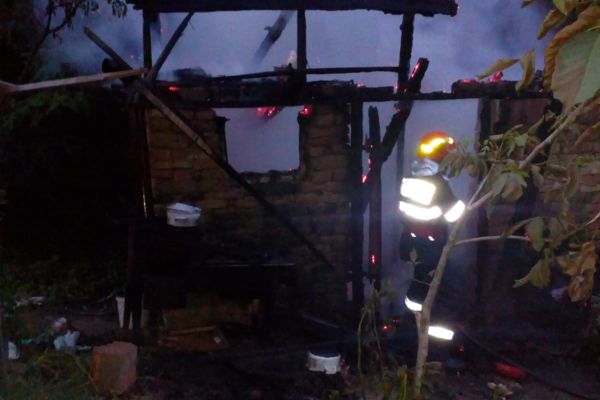 Comunitatea din Ip, alertată dis-de-dimineaţă. Incendiu în gospodăria unui localnic