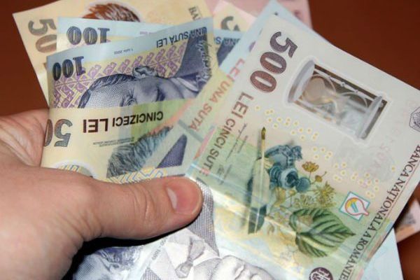 Direcţia Judeţeană de Statistică: în luna mai, salariul net a ajuns la 3.100 de lei