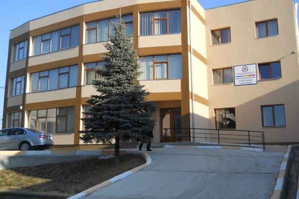 Concurs de angajare la Direcţia Sanitar Veterinară şi pentru Siguranţa Alimentelor. Se caută medic veterinar