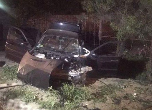 Accident spectaculos în Poarta Sălajului. O tânără șoferiță  a intrat cu maşina într-un cap de pod