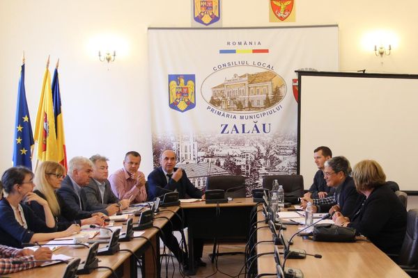 Conducerea oraşului, la întâlnire cu reprezentanţii ADR Nord-Vest. Tema: stadiul proiectelor finanţate cu bani europeni