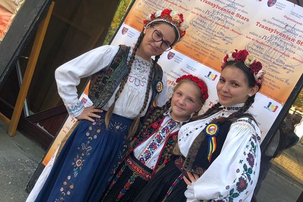 Eleve de la Palatul Copiilor, premiate la Concursul Internaţional "Transylvanian Stars"