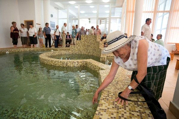 Prin Casa de Pensii, o nouă serie de bilete de tratament pentru pensionarii și asigurații din sistemul public