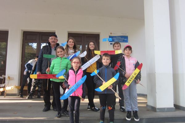 Premii şi menţiuni pentru elevii de la Palatul Copiilor la concursuri naţionale şi judeţene