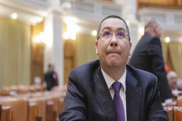  Scandal în Pro România. Conform statutului, membrii nu pot fi dați afară. Articolul ar fi fost introdus la cererea lui Victor Ponta 