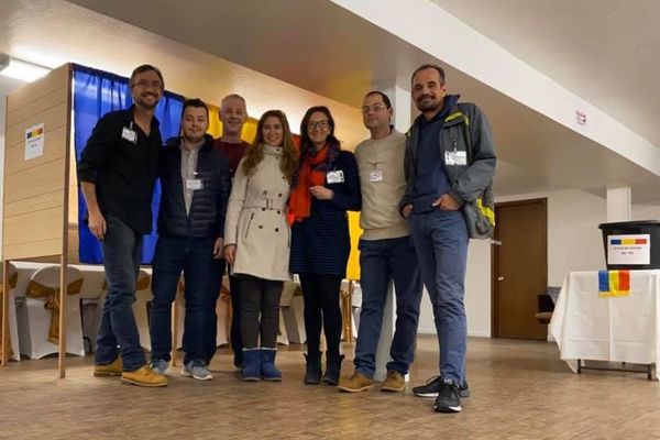  Românii de peste hotare își aleg președintele. Zălăuani stabiliți în Colorado, implicați în organizarea și desfășurarea alegerilor 