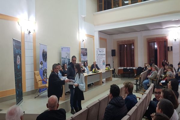 	Trei elevi de la Colegiul Național ''Silvania''  Zalău au obținut  rezultate deosebite la Concursul Interliceal de Fizică  ''Top-Fiz''
